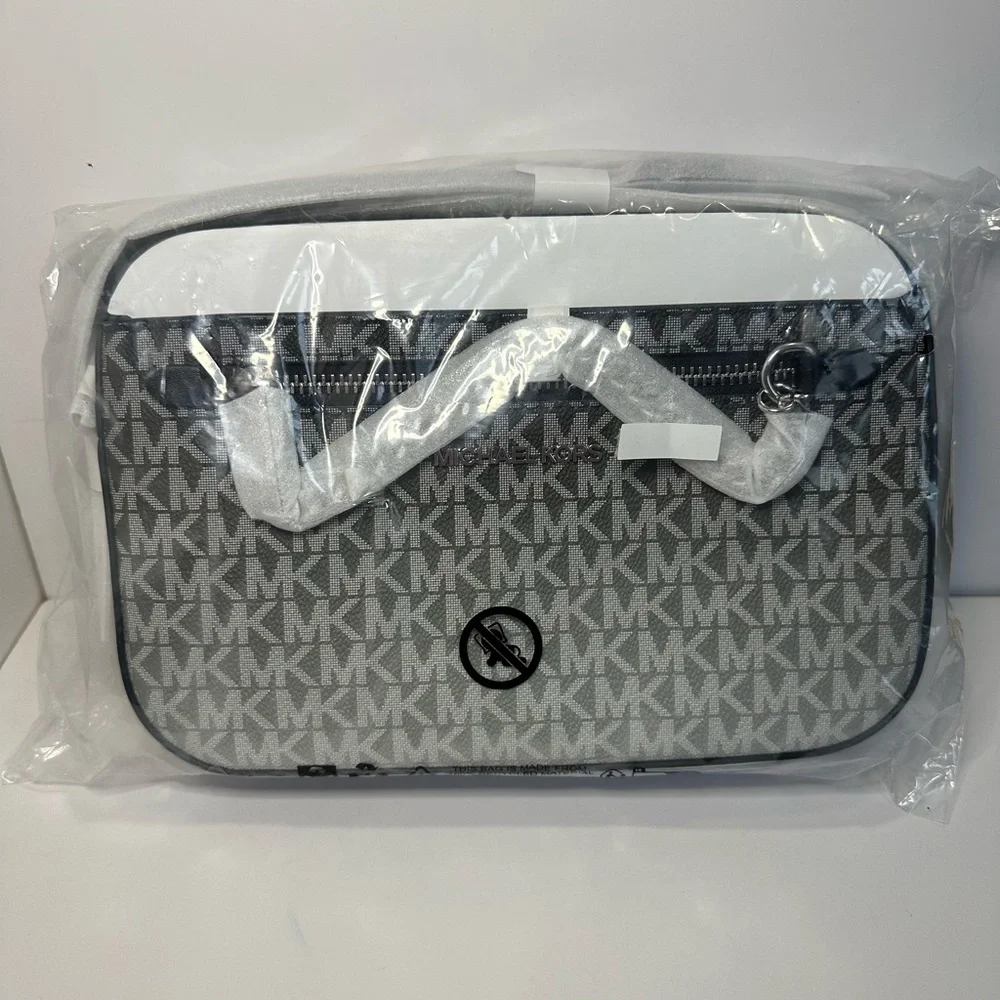 Michael Kors NWT Black and Gray Signature Ombré Jet Set Convertible Crossbody